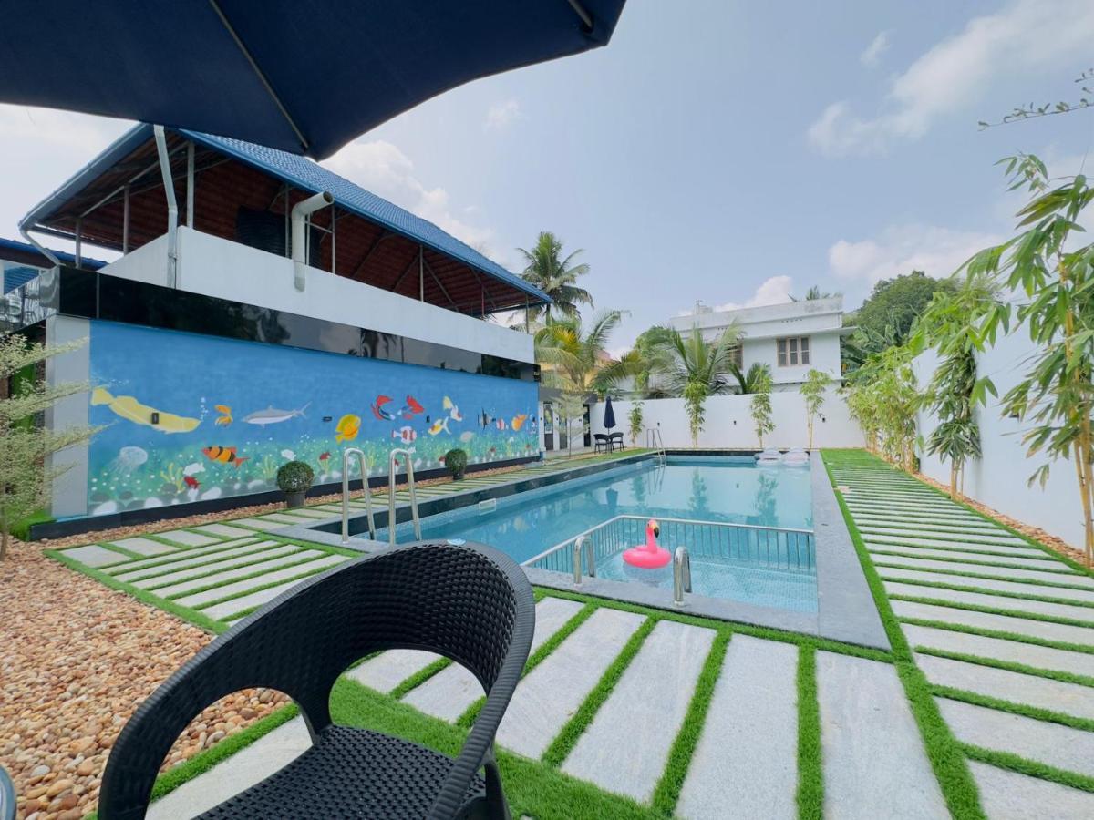 Achoos Residency Hotel Tiruvalla Exterior photo
