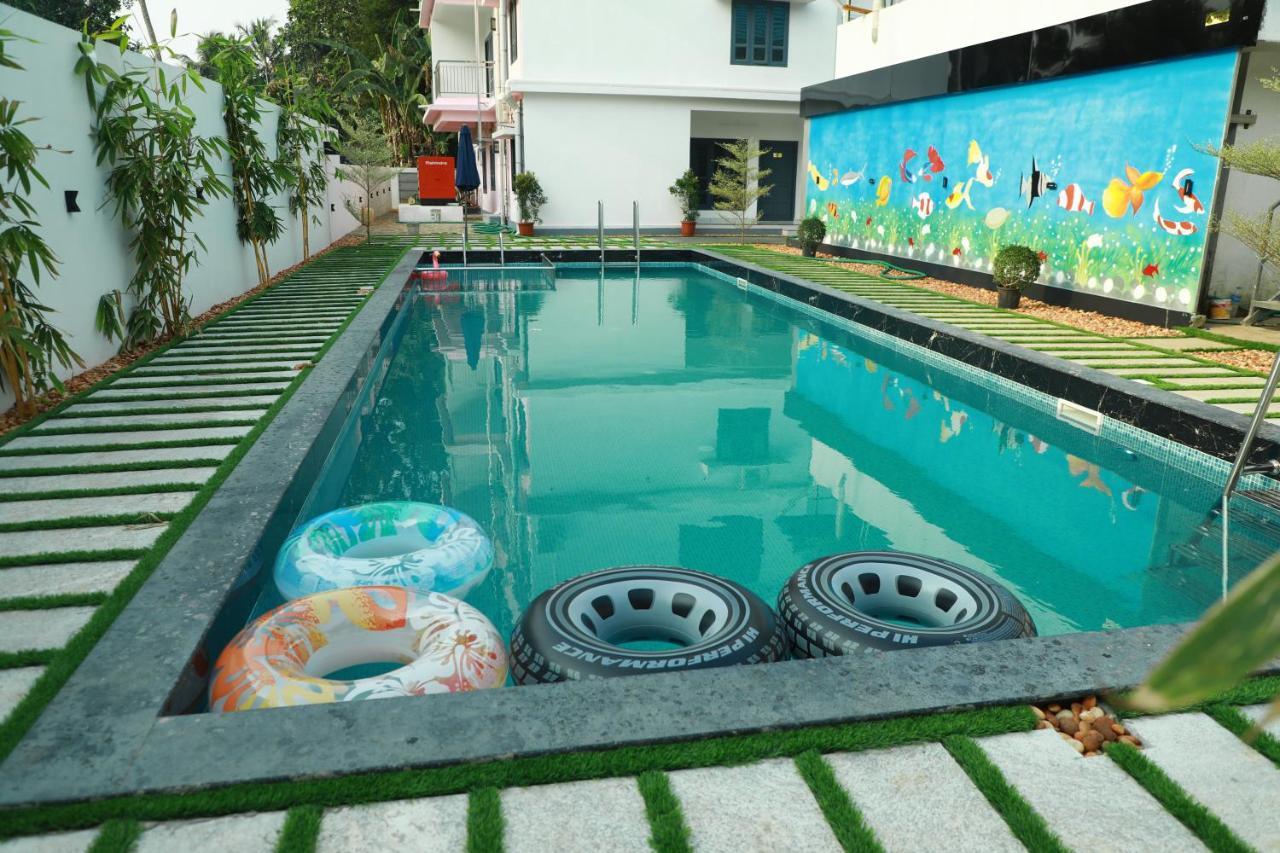 Achoos Residency Hotel Tiruvalla Exterior photo